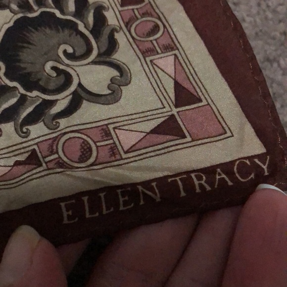 Vintage Ellen Tracey Scarf-33x33-Travel/Map Themed-Pinks/Browns/Maroon-EUC - Picture 8 of 15